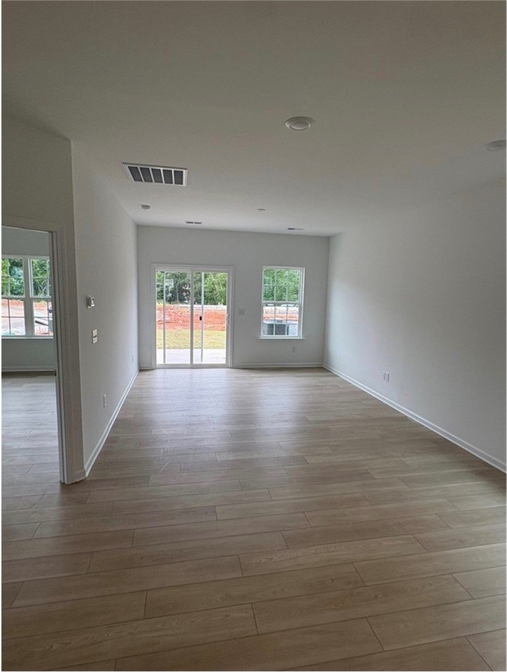 201 Mccormick Pl - Photo 7 of 21