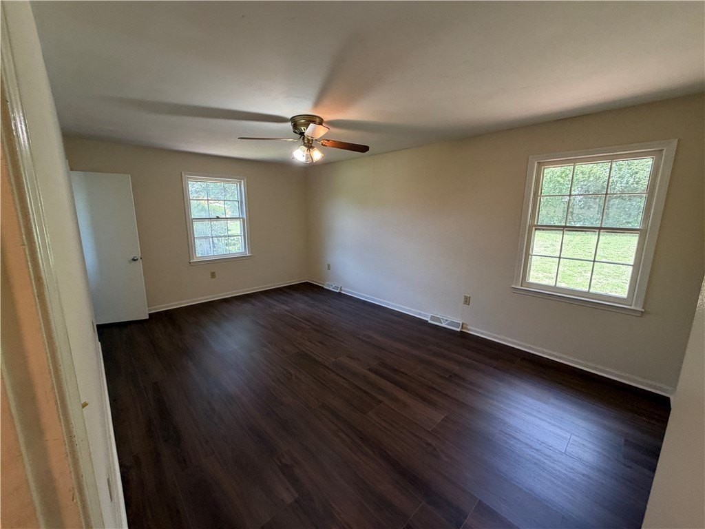 1507 E Calhoun St - Photo 5 of 10