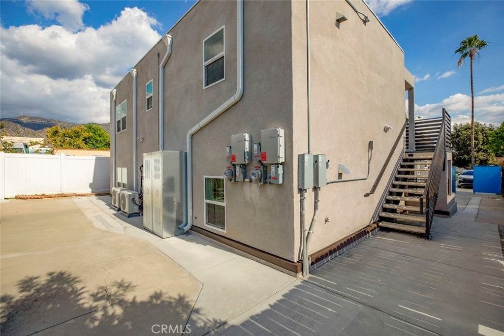 1045 Sonora Ave - Photo 3 of 27