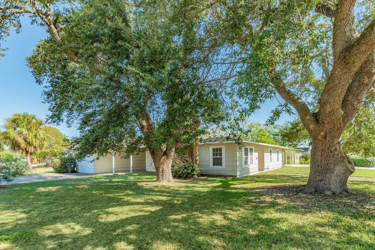 118 Tarpon Ave - Photo 4 of 24