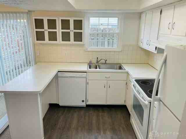 2219 Crew Cir - Photo 6 of 14