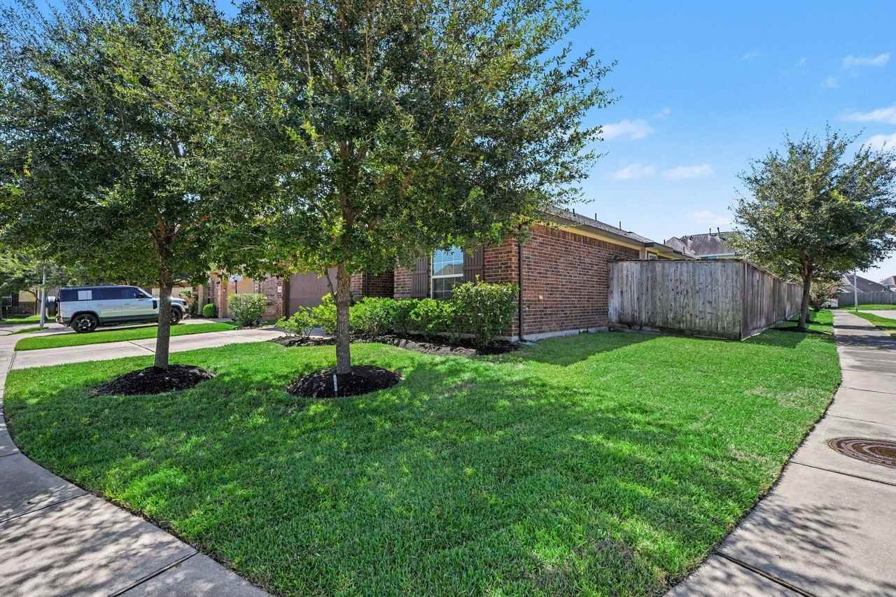 20211 Peralta Cliff Trl - Photo 5 of 33
