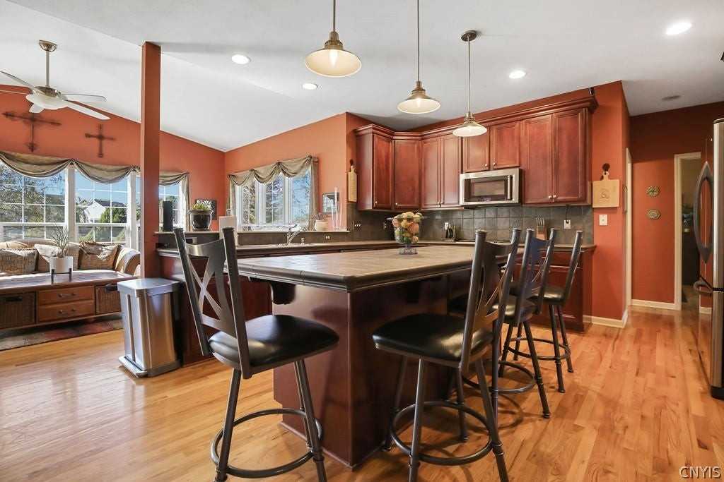 4378 Winding Creek Rd - Photo 7 of 32
