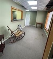 featured image of 122 E Main St