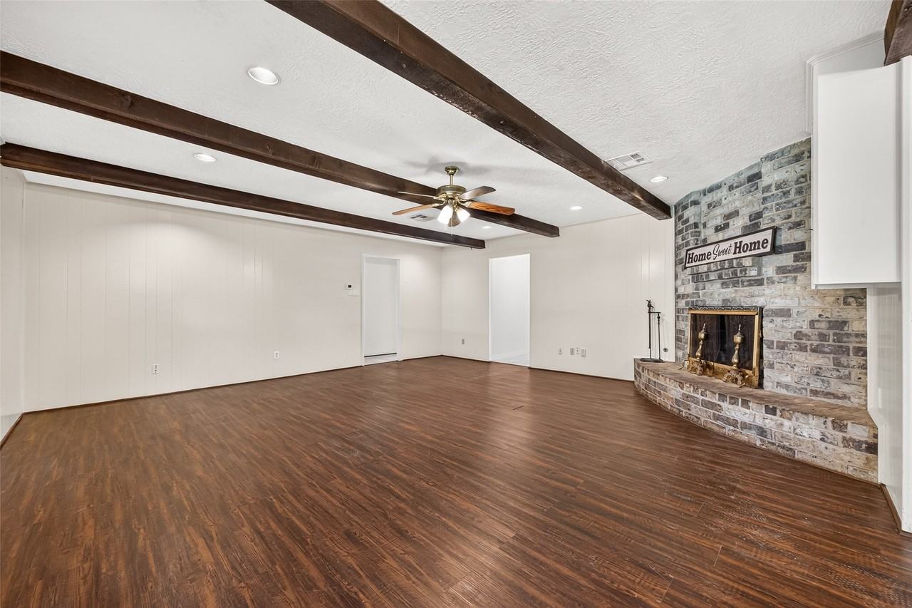 9310 Roos Rd - Photo 6 of 50