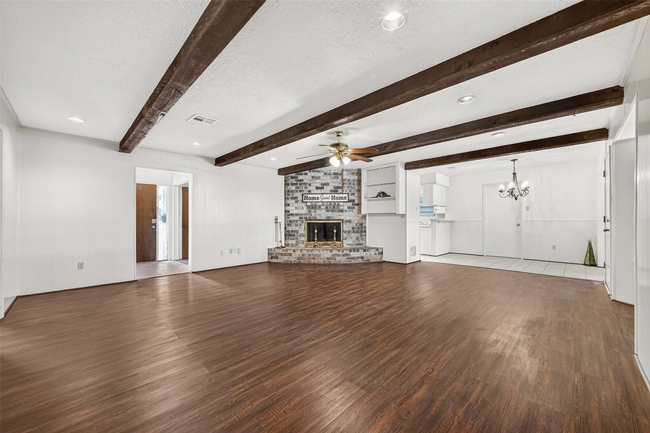 9310 Roos Rd - Photo 7 of 50