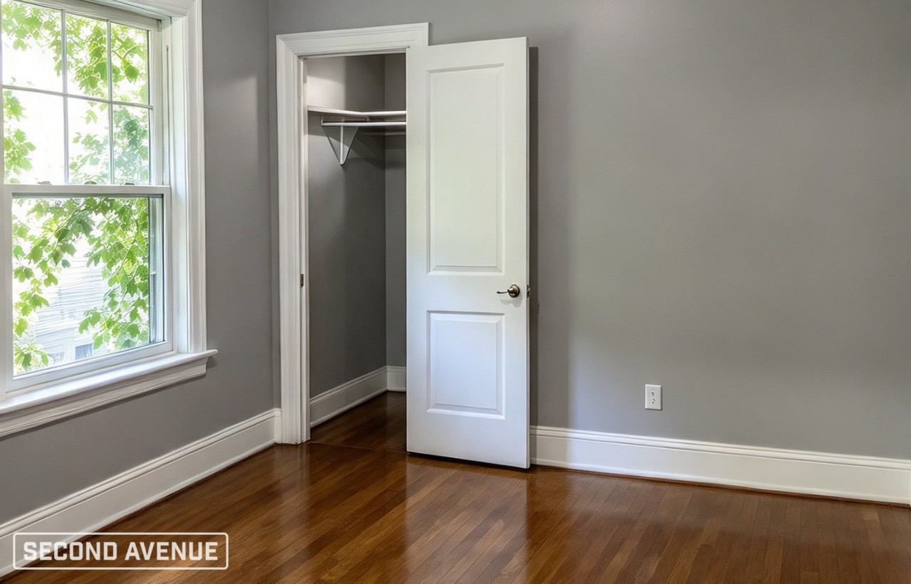 8232 S Kimbark Ave - Photo 5 of 10