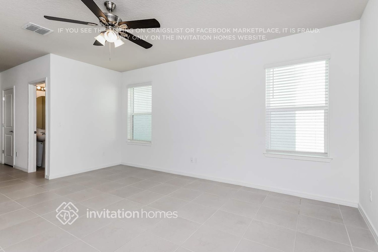 1867 Tohoqua Blvd - Photo 4 of 21