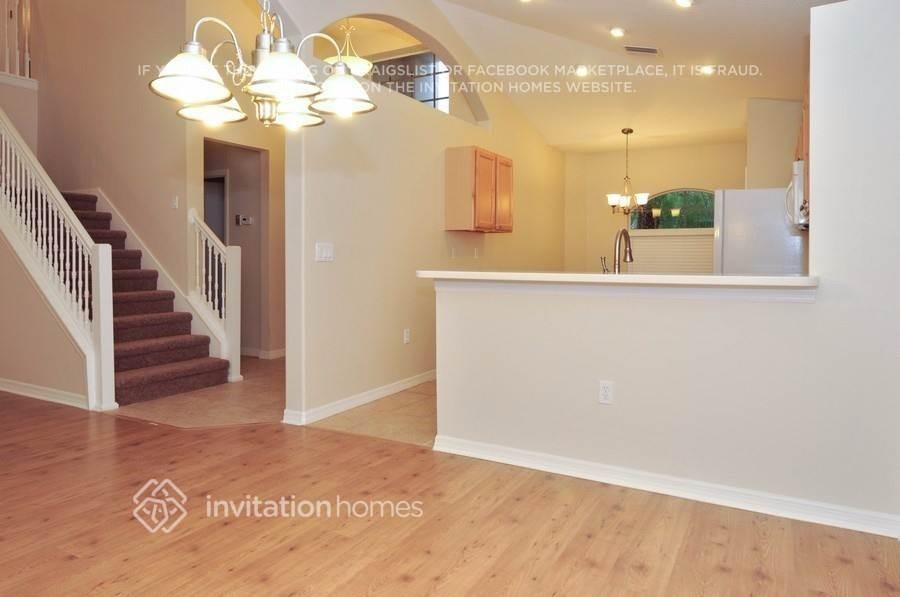 8832 Founders Cir - Photo 4 of 22