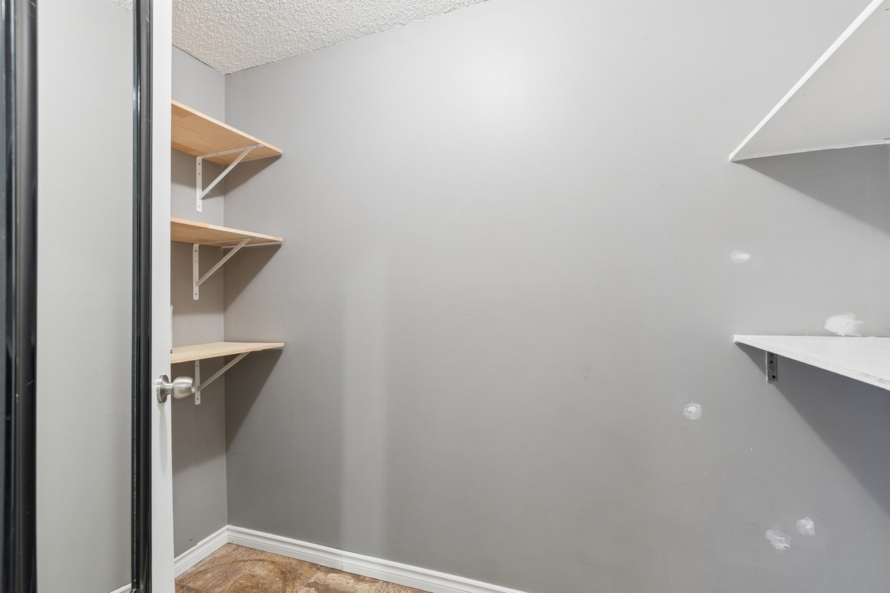 Tara Condominiums - Photo 4 of 29