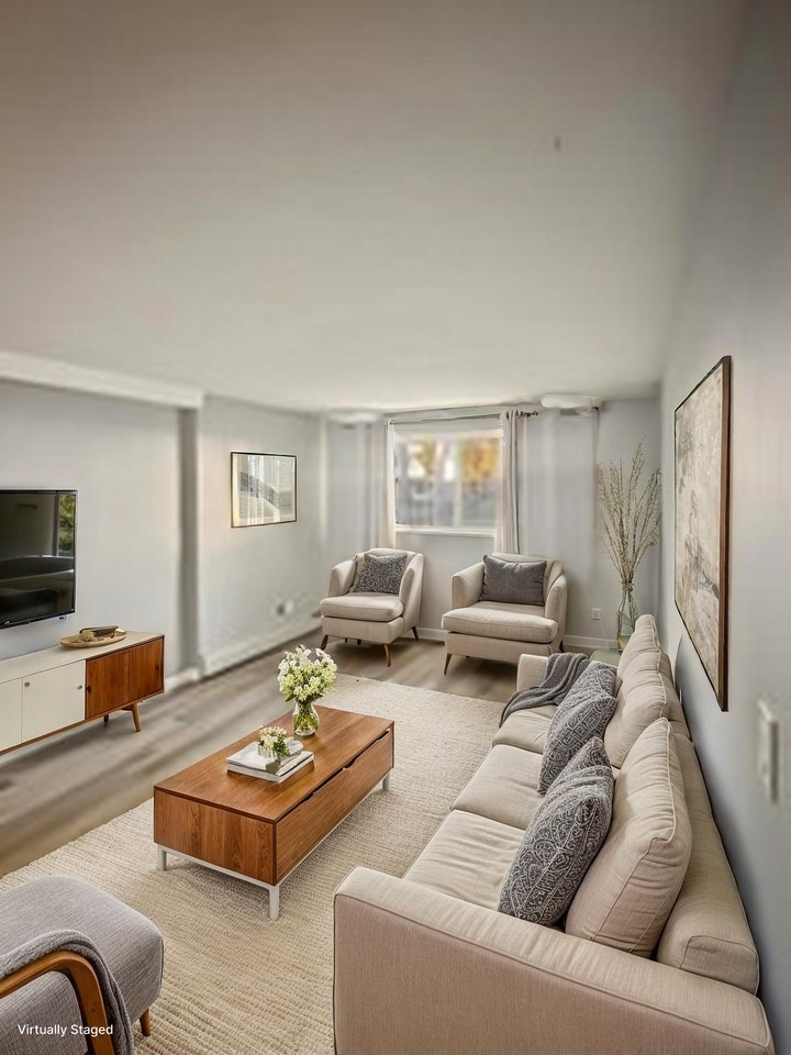 NAITside Court I Apartments - Photo 3 of 26