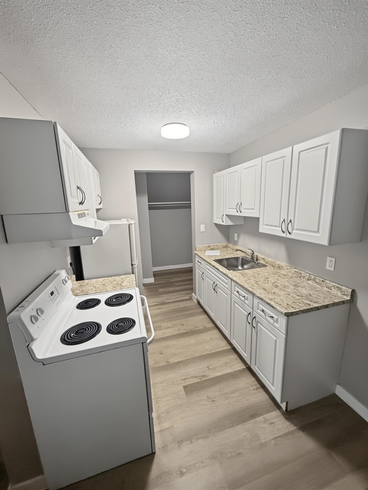 NAITside Court I Apartments - Photo 6 of 26