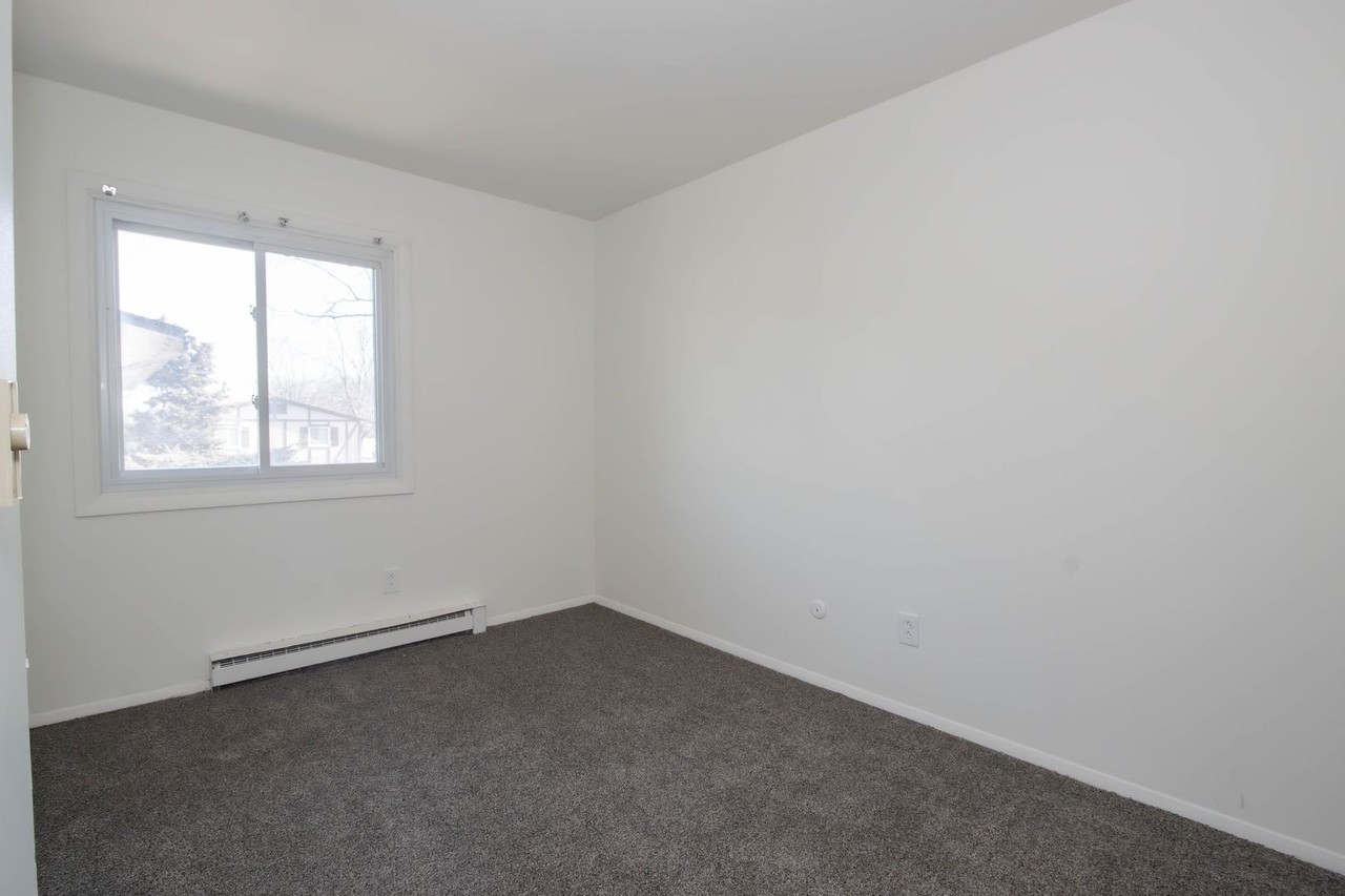 Lockport South Apartments - Photo 6 of 19