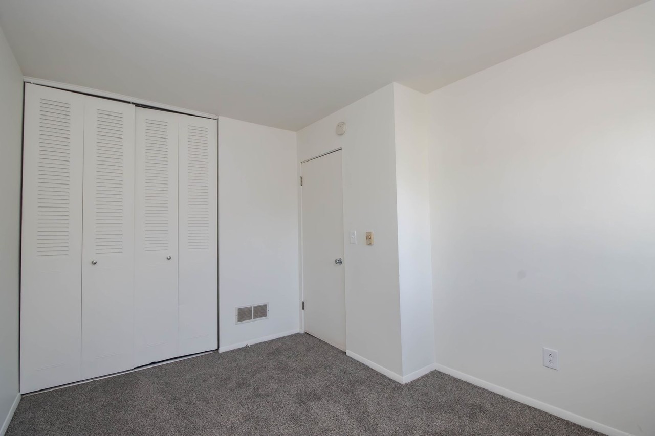 Lockport South Apartments - Photo 7 of 19