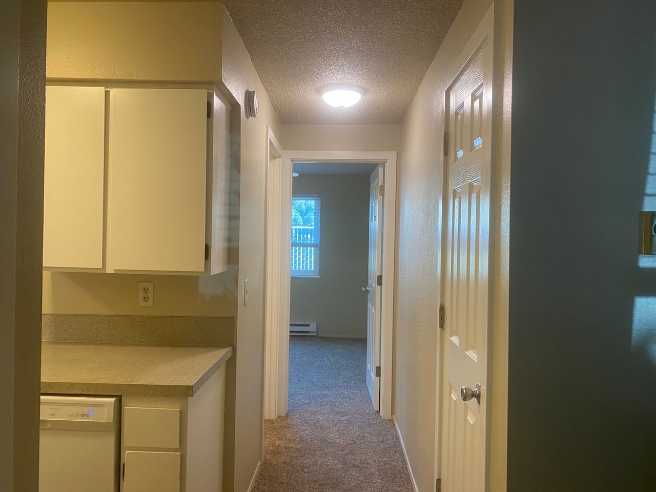 457 Se Lilly Ave Apt B - Photo 7 of 9
