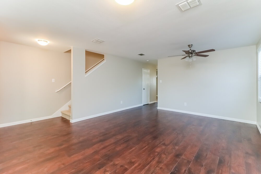 3953 Country Ln - Photo 5 of 17
