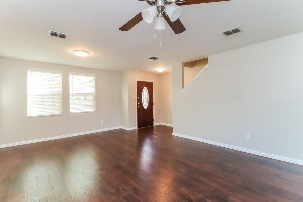 3953 Country Ln - Photo 6 of 17
