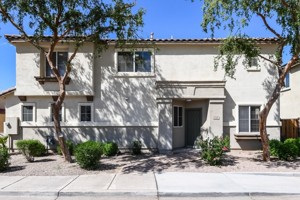 featured image of 640 E El Monte Pl