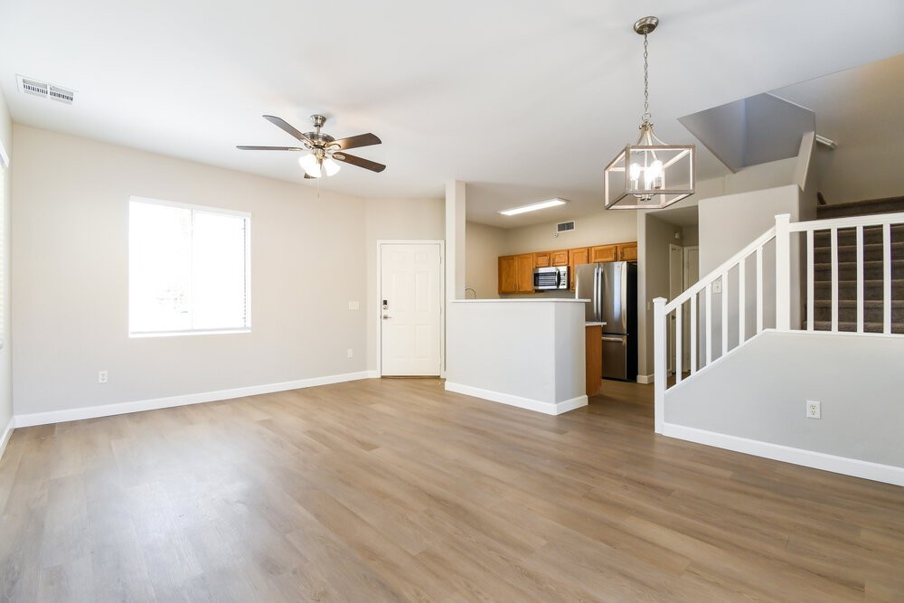 640 E El Monte Pl - Photo 6 of 17