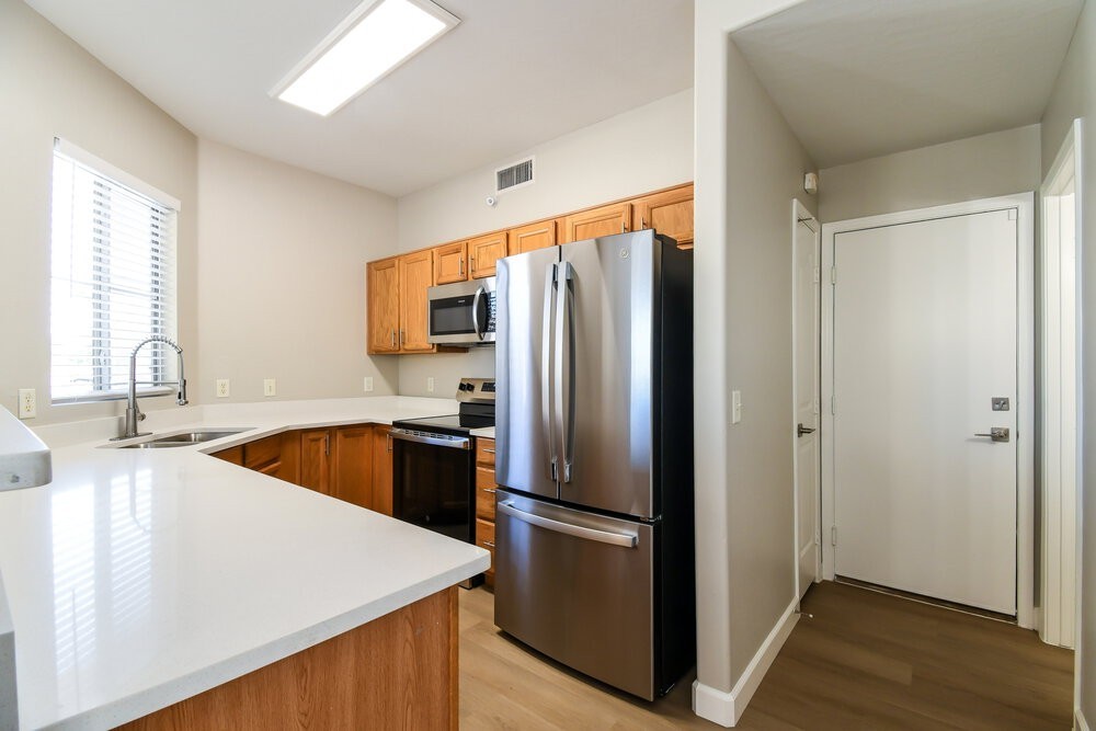 640 E El Monte Pl - Photo 7 of 17