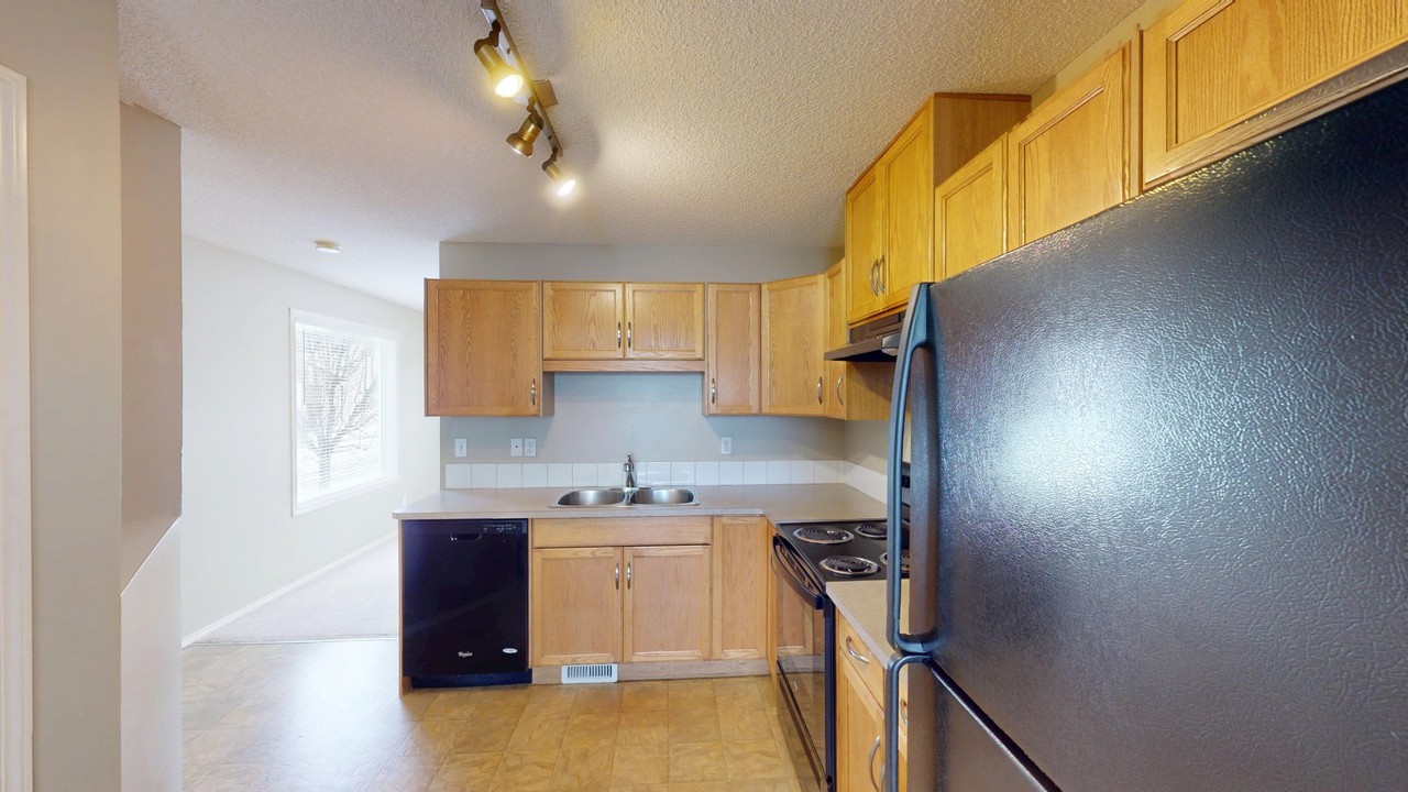 501 Saddlecrest Blvd Ne - Photo 2 of 17