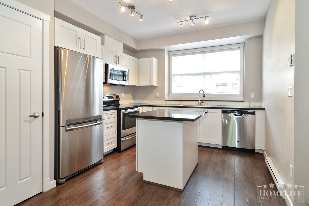 6123 138 St - Photo 6 of 24