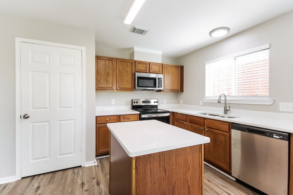 619 Sea Anchor Way - Photo 6 of 17