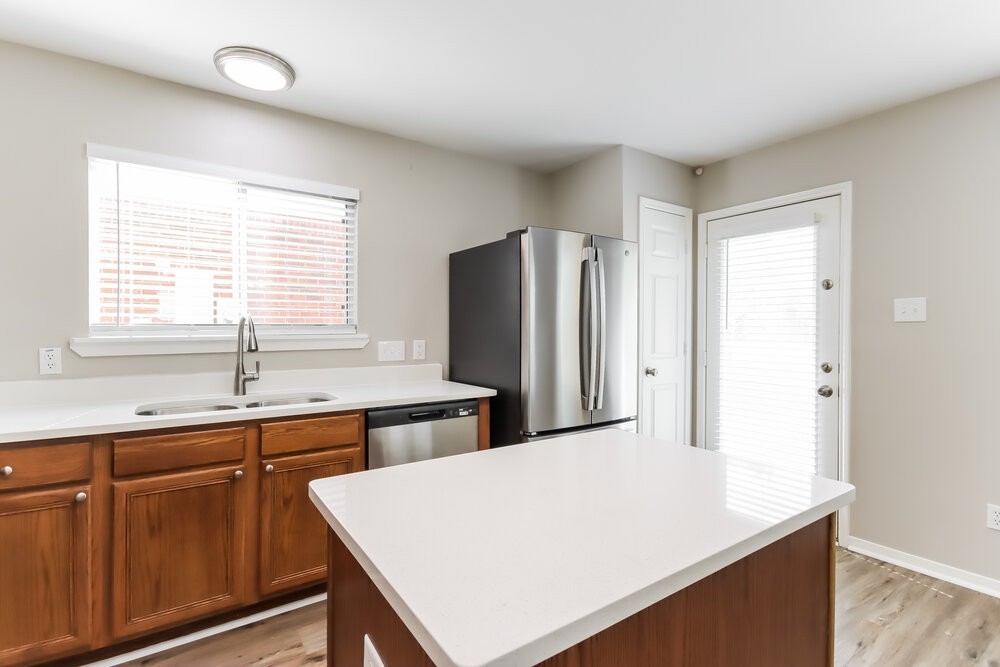 619 Sea Anchor Way - Photo 7 of 17