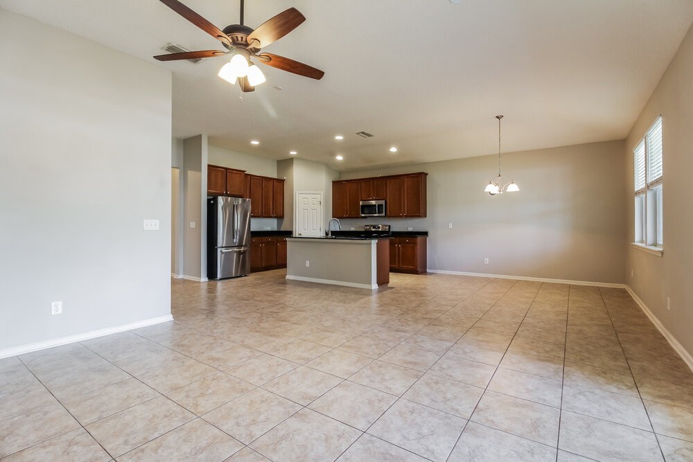 1381 Azteca Dr - Photo 4 of 16