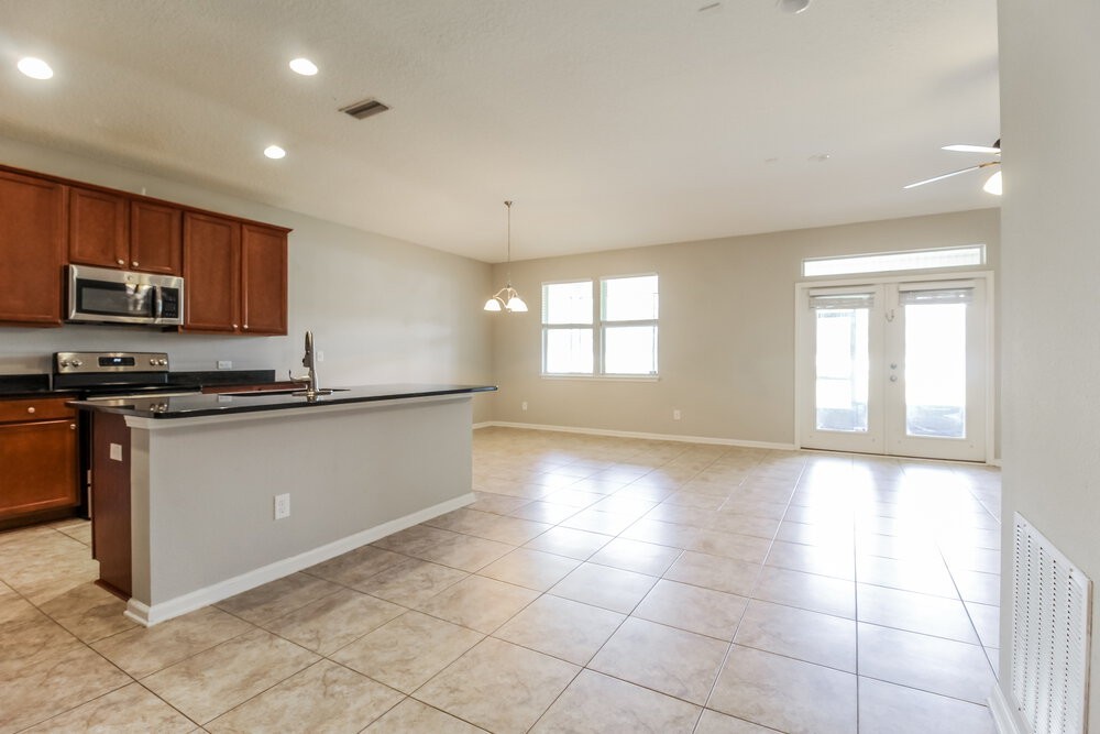 1381 Azteca Dr - Photo 5 of 16