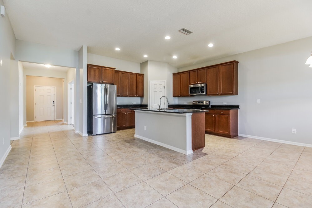 1381 Azteca Dr - Photo 6 of 16