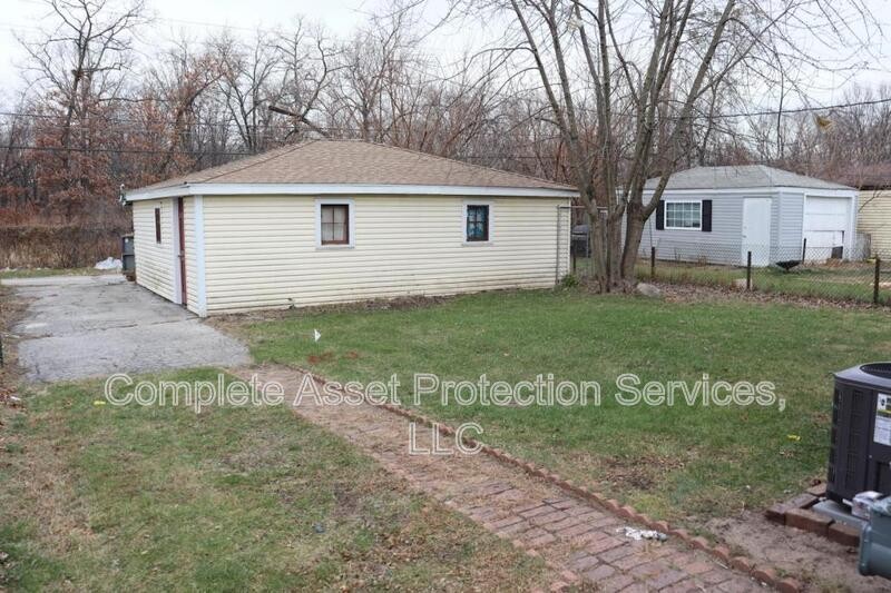 3103 Crane Pl - Photo 2 of 11