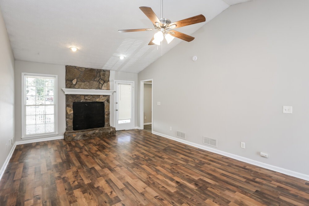 4019 Burnside Ln Nw - Photo 5 of 17
