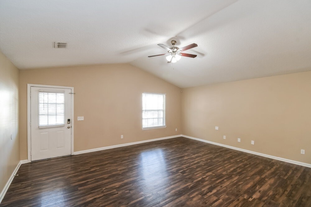 3214 Post St - Photo 5 of 16