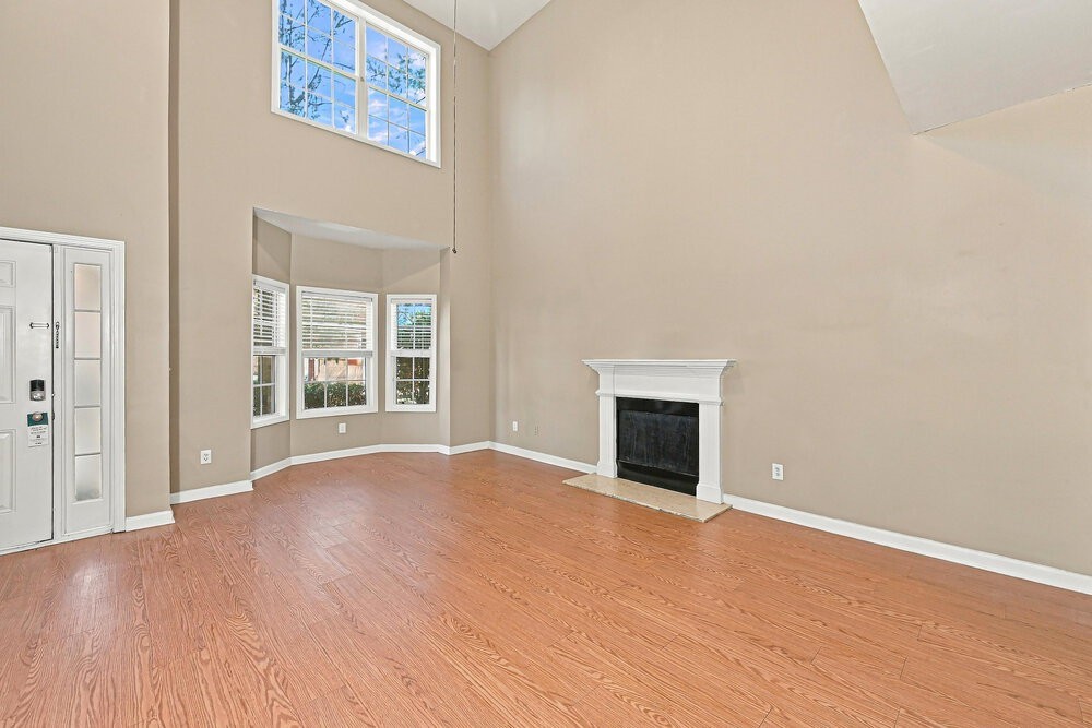 6593 Grand Hickory Dr - Photo 4 of 17
