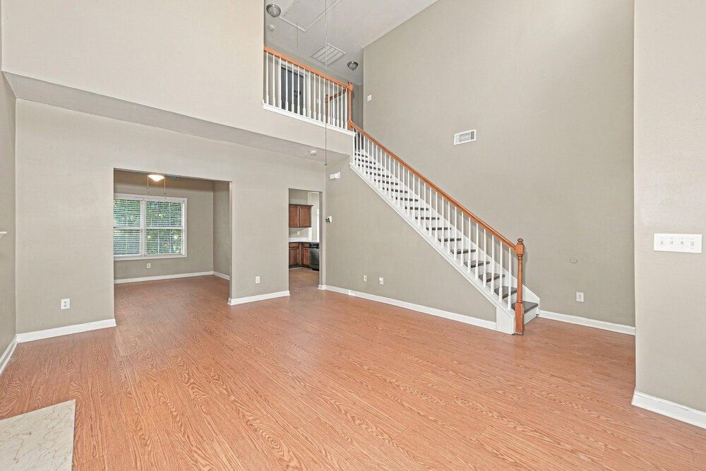6593 Grand Hickory Dr - Photo 5 of 17