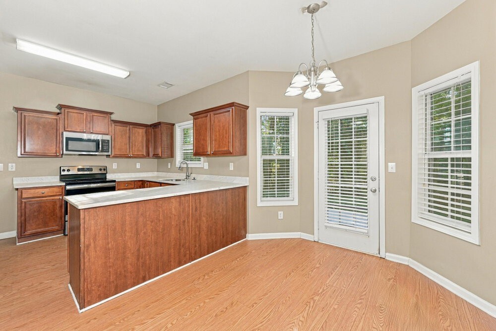 6593 Grand Hickory Dr - Photo 7 of 17
