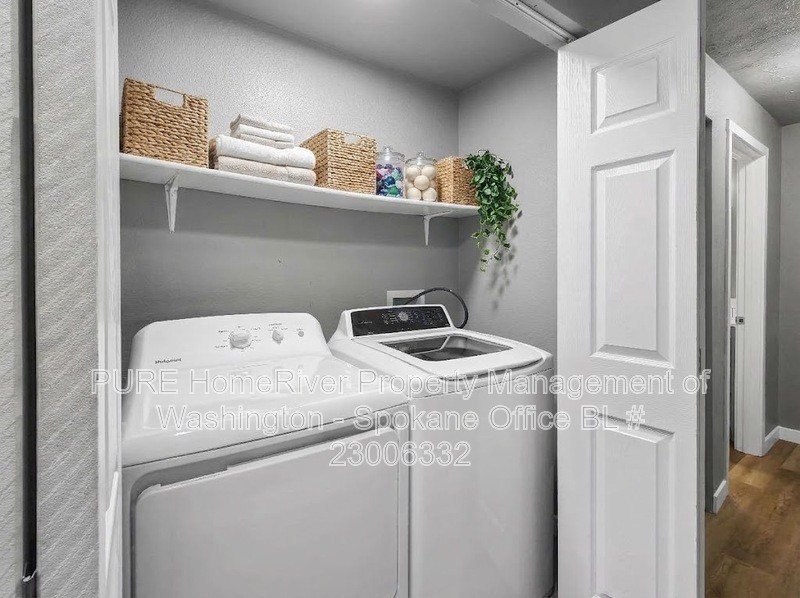 1024 1st St #4 - Photo 4 of 23