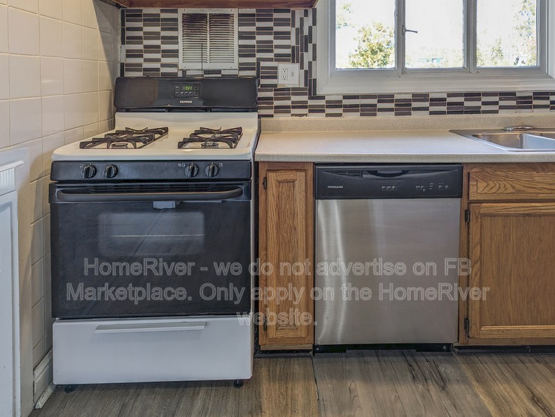 218 Grant St - Photo 7 of 20