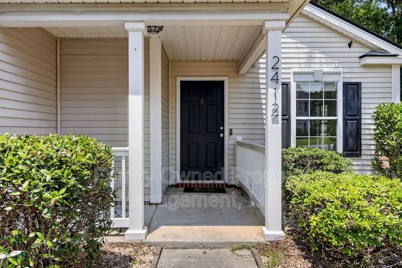 2412 Stingray Blvd - Photo 6 of 38