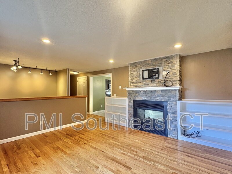 250 Capstan Ave - Photo 3 of 24