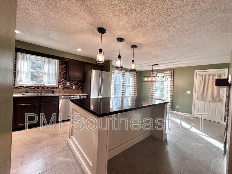 250 Capstan Ave - Photo 5 of 24