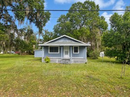 featured image of 215 Drew St W