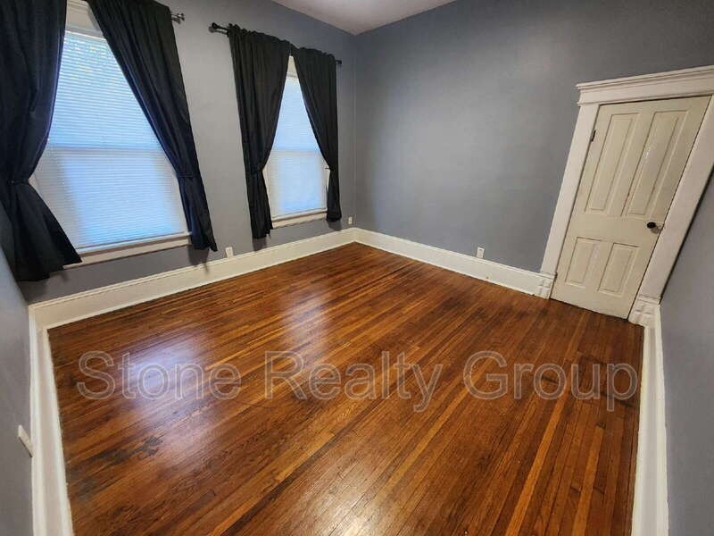 2305 N 11th St #2 - Photo 4 of 6