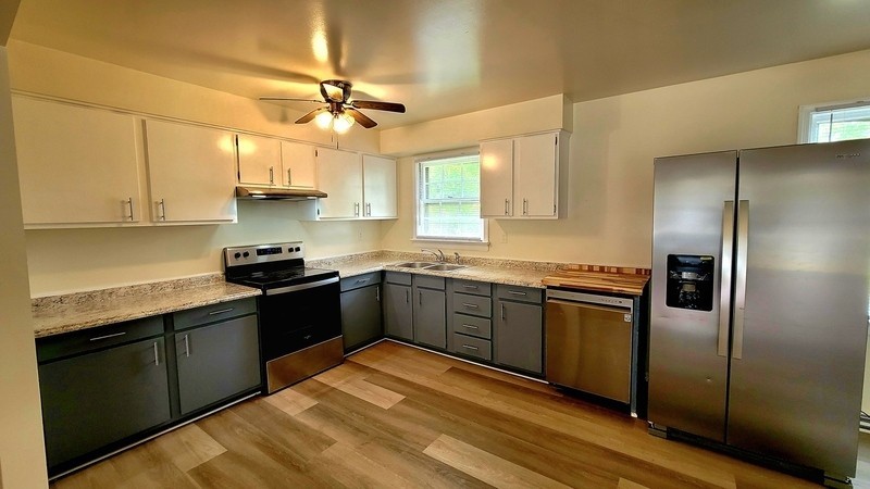 1410 N 29th St - Photo 5 of 17