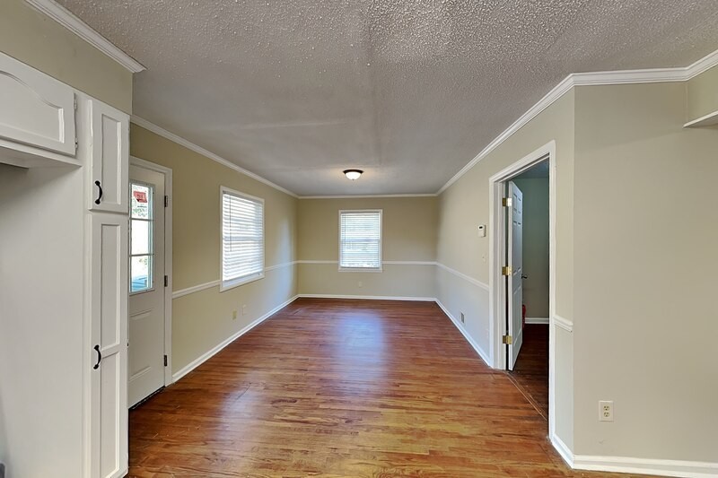 389 Sunbrook Ave - Photo 6 of 16