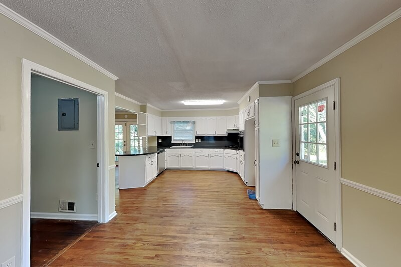 389 Sunbrook Ave - Photo 7 of 16