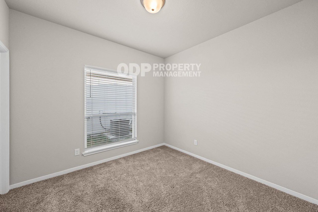 5432 Friars Loop - Photo 5 of 26