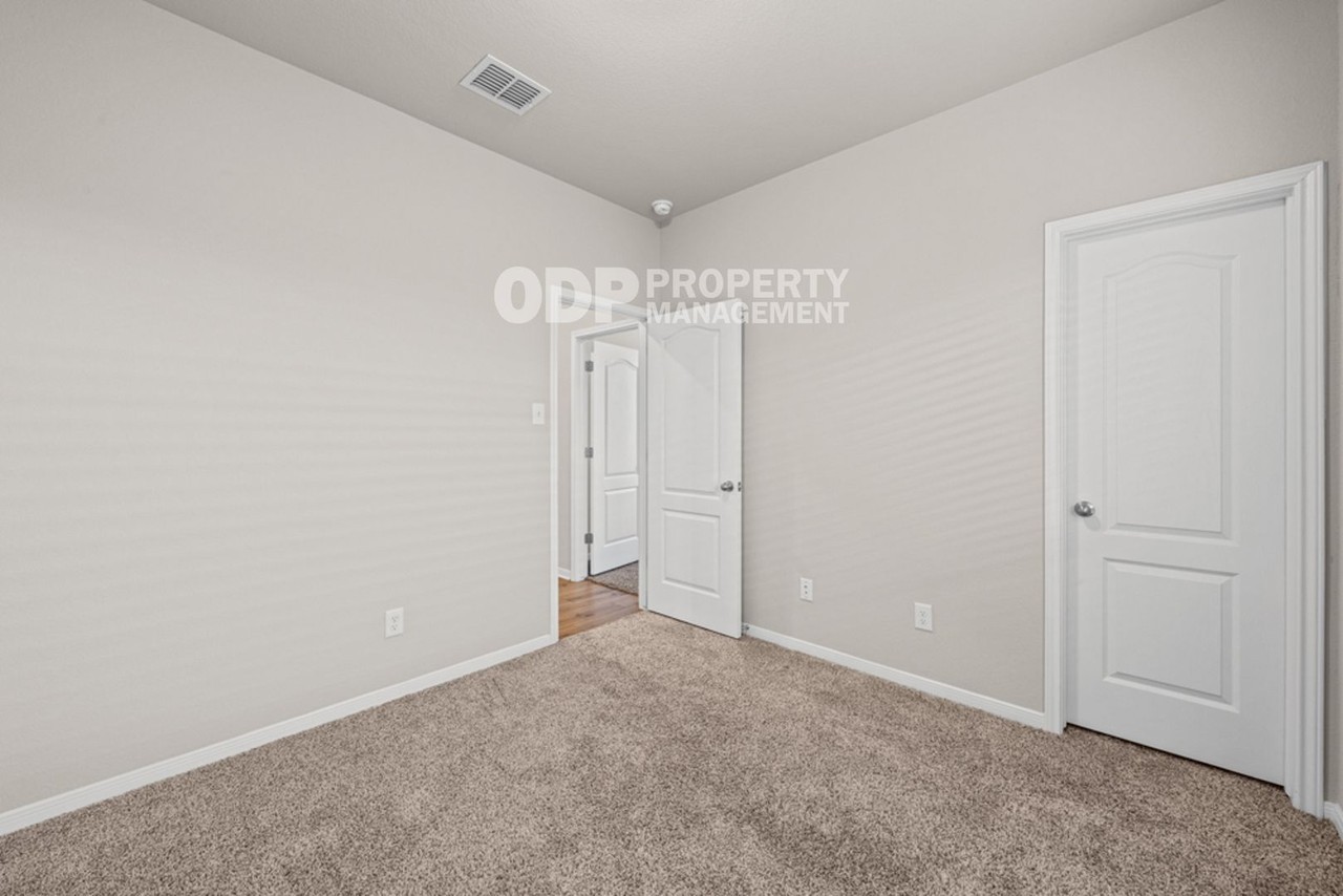 5432 Friars Loop - Photo 6 of 26