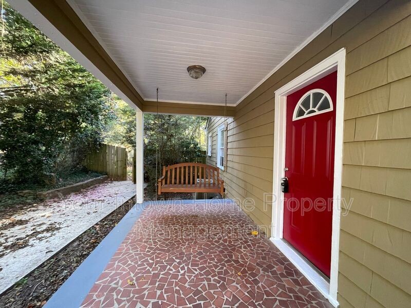 82 Rogers St Se - Photo 2 of 20